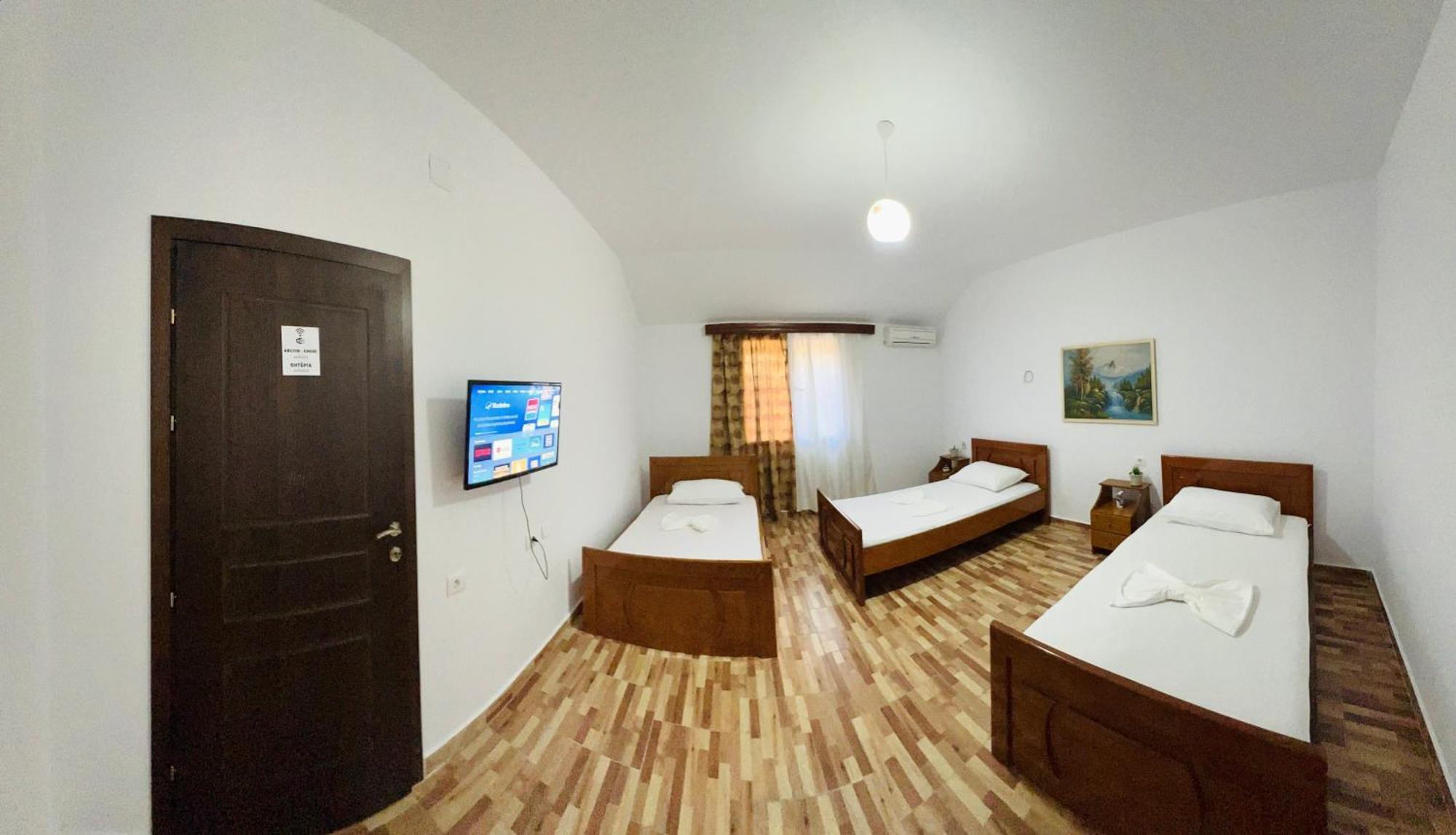 Villa Ensalv Berat - Apartment - Room - Penthouse Quarto foto