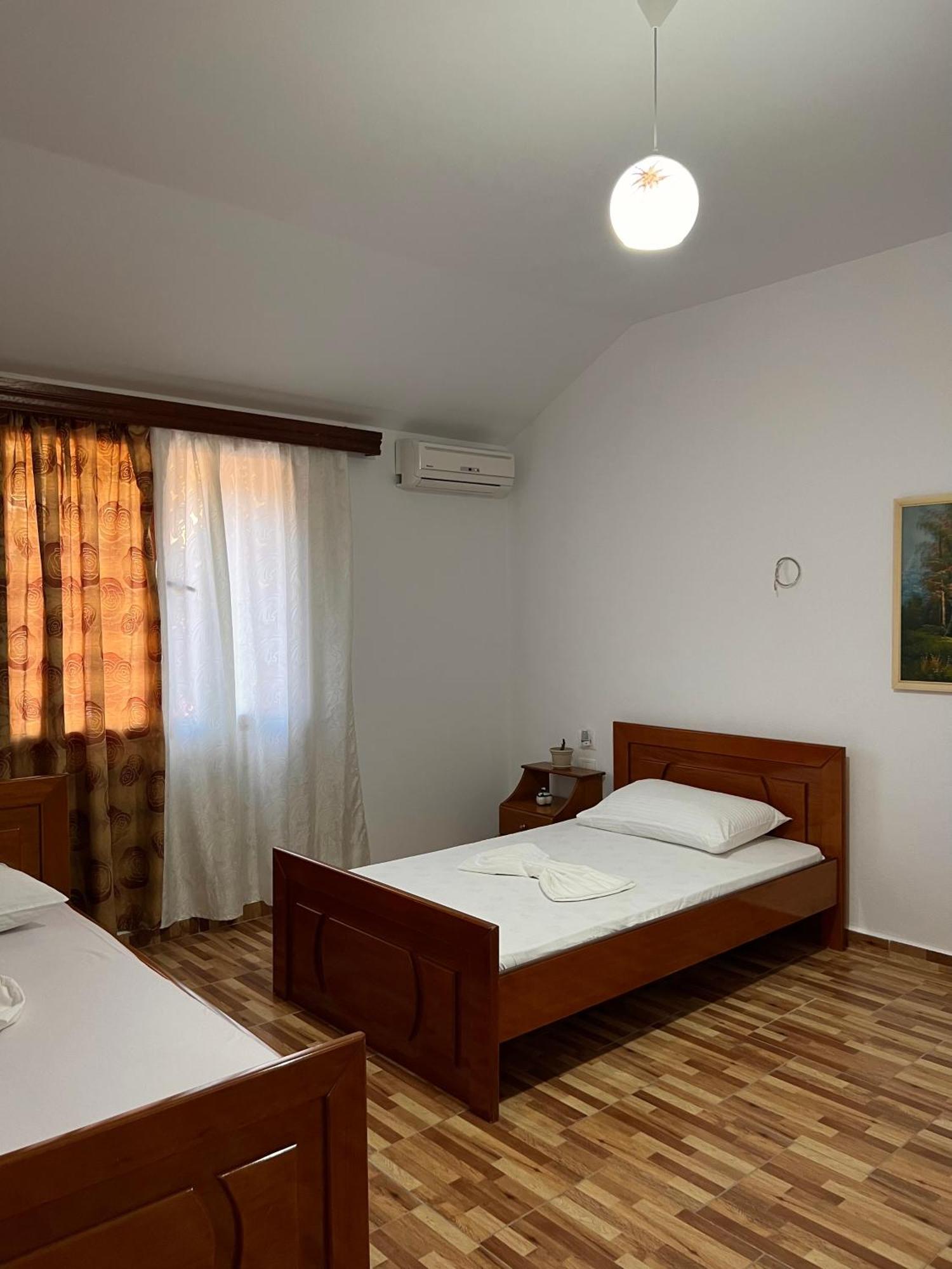Villa Ensalv Berat - Apartment - Room - Penthouse Quarto foto